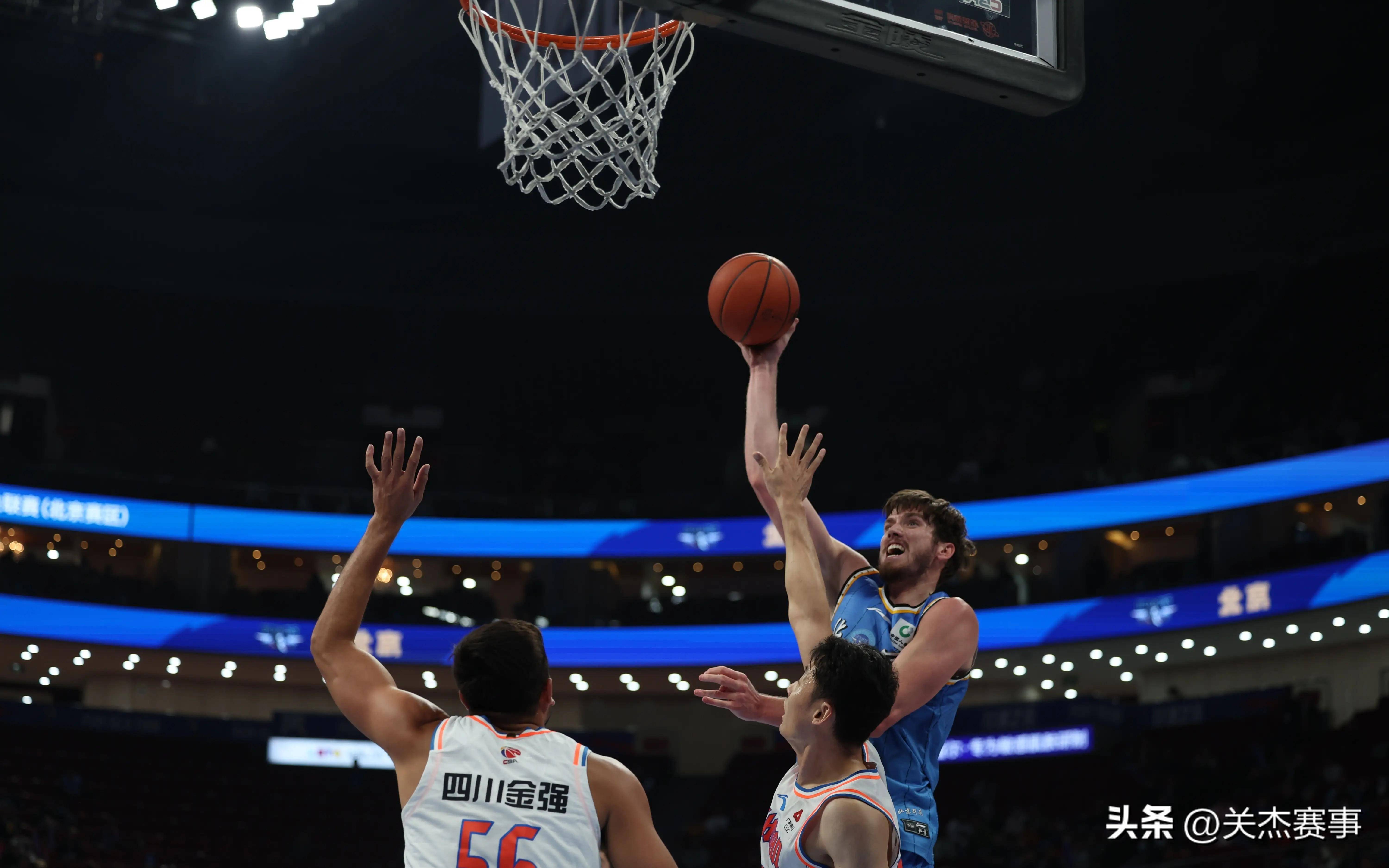 弱者强势!国内足球联赛的黑马冲击 弱者强势!国内足球联赛的黑马冲击