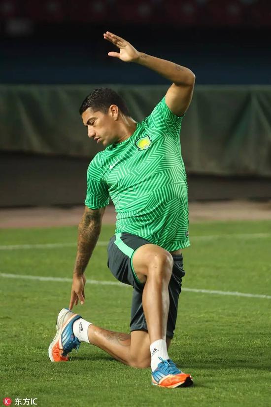 国际舞台新风暴,球队备战应对多重困难挑战 国际舞台新风暴,球队备战应对多重困难挑战