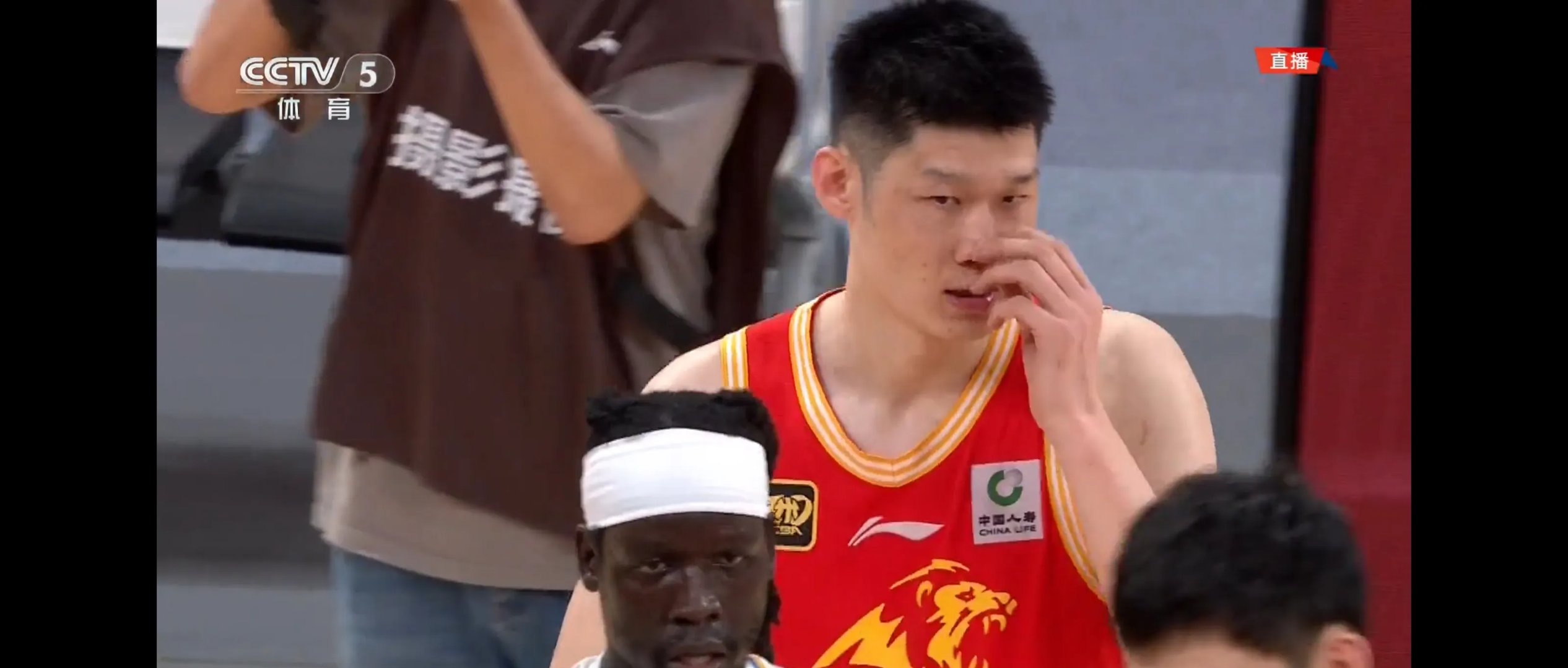 浙江男篮客场惨败,遭遇连败困境 浙江男篮客场惨败,遭遇连败困境